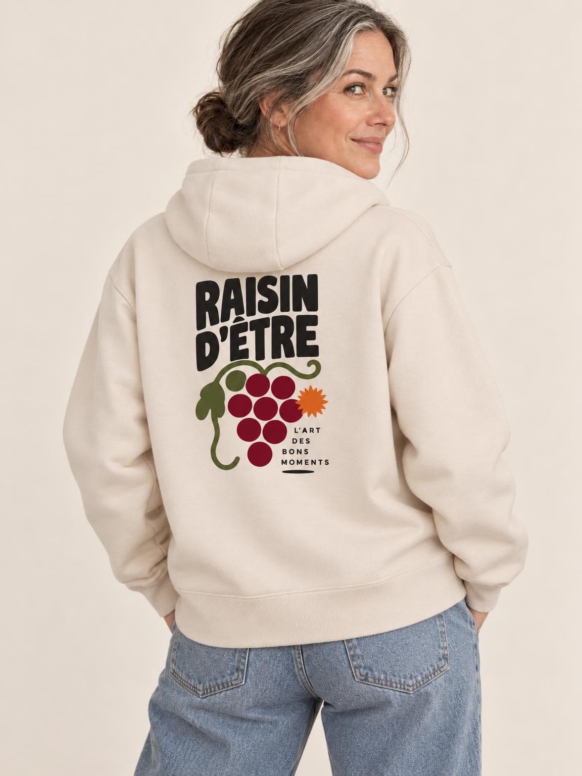 Hoodie vin Raisin d’Être porté de dos