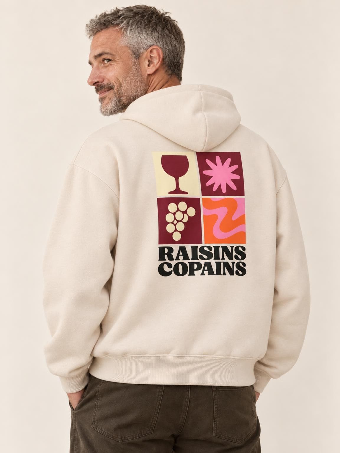 Hoodie vin Raisins Copains porté de dos