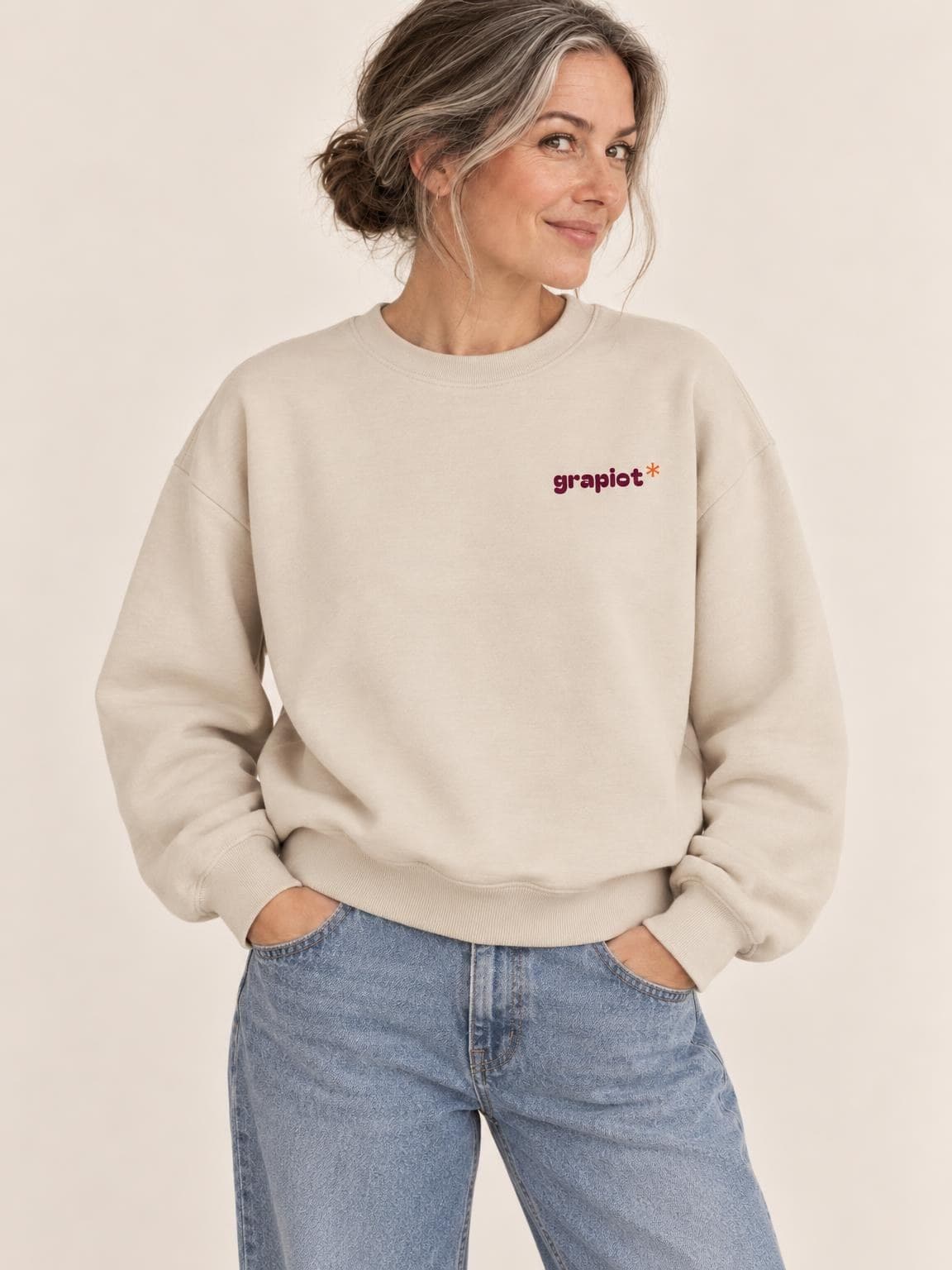 Sweat vin Raisin d’Être vu de face, petit logo grapiot