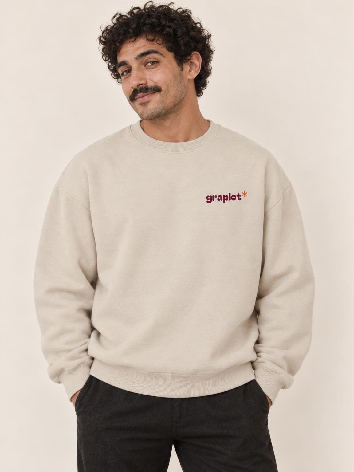 Sweat vin Bordeaux vu de face, petit logo grapiot